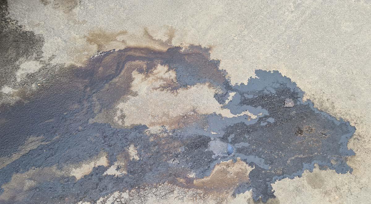 conrete_cleaning_how_to_remove_oil_stains_from_driveway Cates Pressure Washing Blog | Items 9-12
