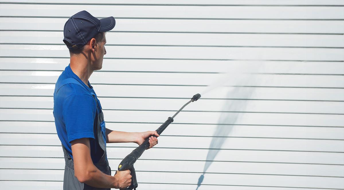 hidden_dangers_of_do_it_yourself_house_washing Cates Pressure Washing Blog | Items 9-12